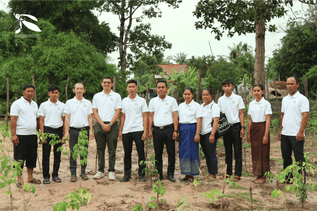 TDSO Community planting event with teachers and students in a rural area promoting environmental education.